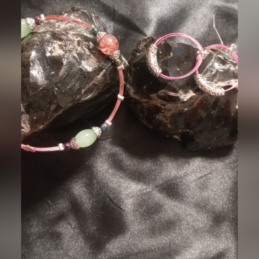 Hand made natural stone and wire with beads . Earrings & Bracelet - Picture 5 of 5